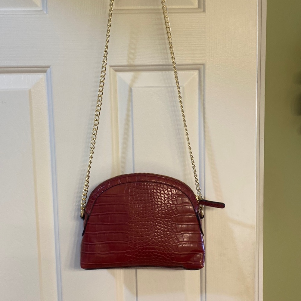 Forever 21 Faux Crocodile Burgundy Leather Gold Chain Crossbody